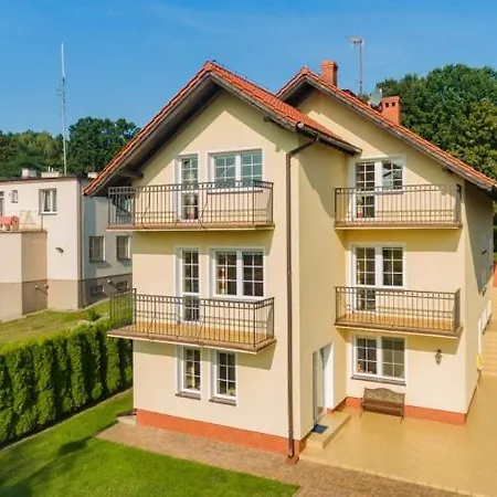 Dom Zulawski بيت ضيافة