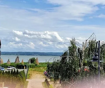 Dom Zulawski كرينيتا مورسكا